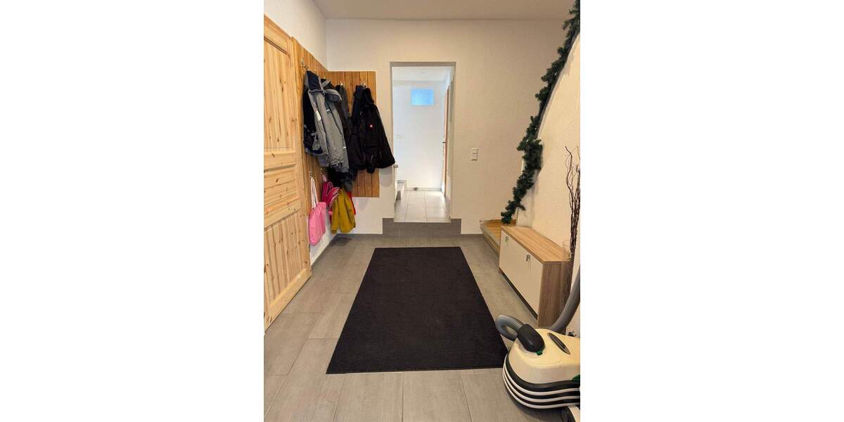 Einfamilienhaus Erfurt Töttelstädt - 9 Zimmer, 175 m&sup2;, 360.000&euro; | Angebot:25685659