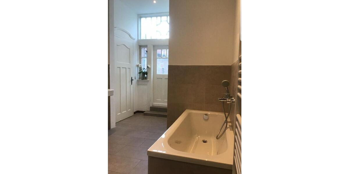 Hochparterre Apolda - 4 Zimmer, 160 m&sup2;, 1.450&euro; | Angebot:26026073