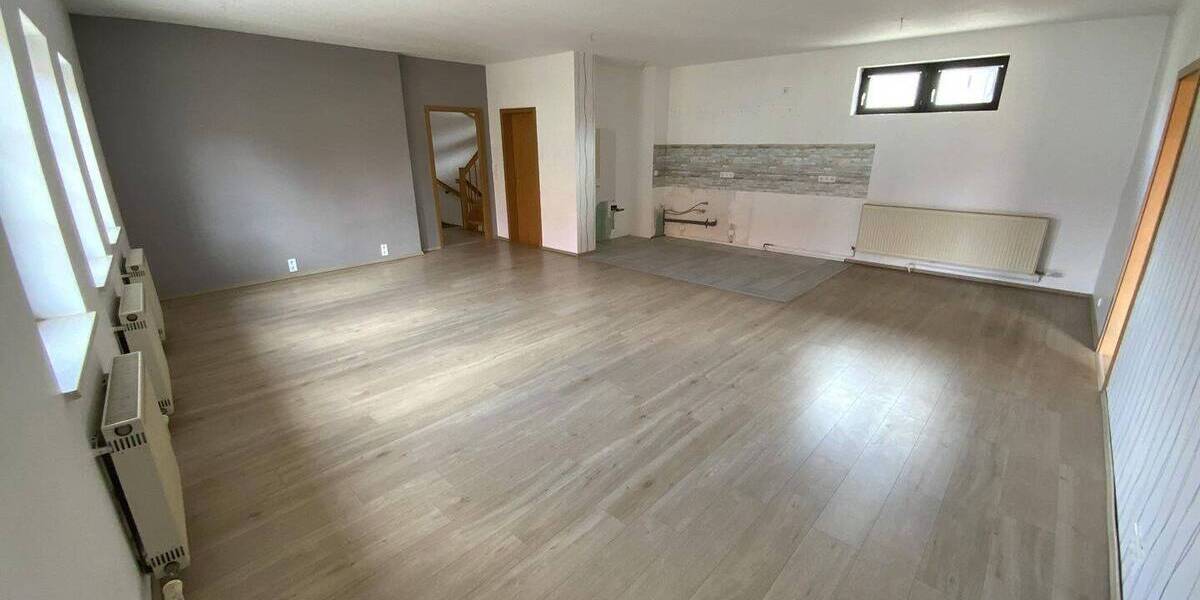 Einfamilienhaus Buttstädt - 4 Zimmer, 264 m&sup2;, 259.000&euro; | Angebot:25815816