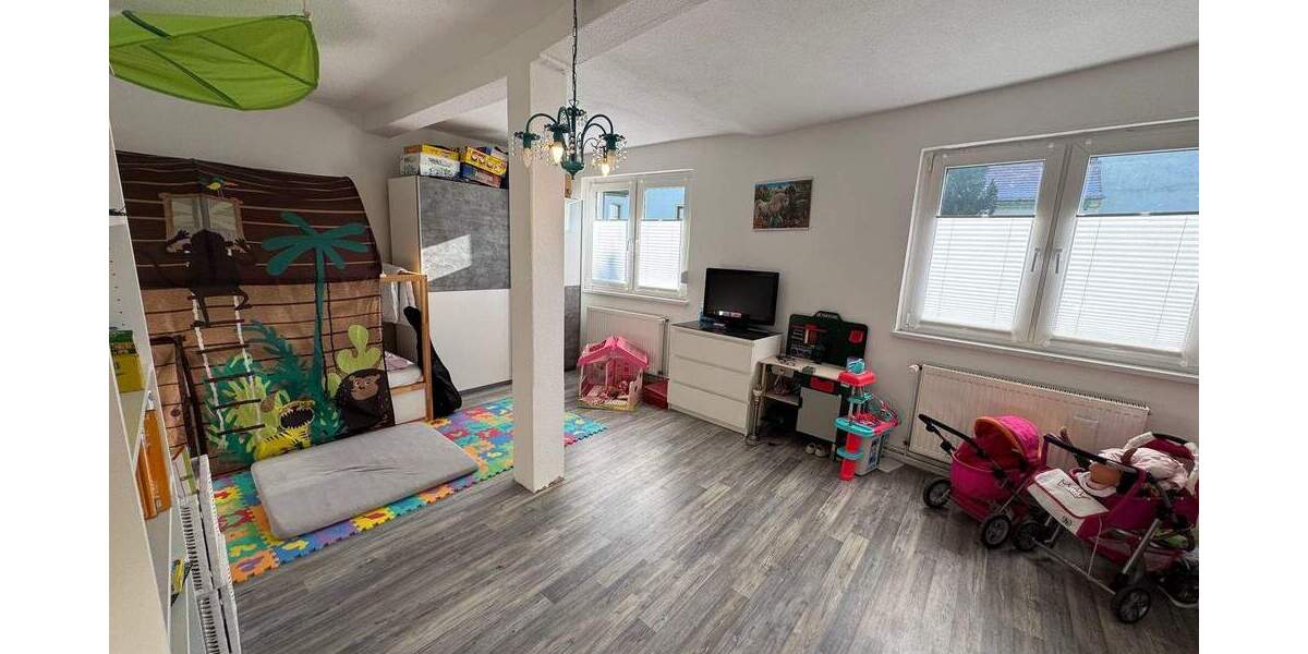 Einfamilienhaus Erfurt Töttelstädt - 9 Zimmer, 175 m&sup2;, 360.000&euro; | Angebot:25685659