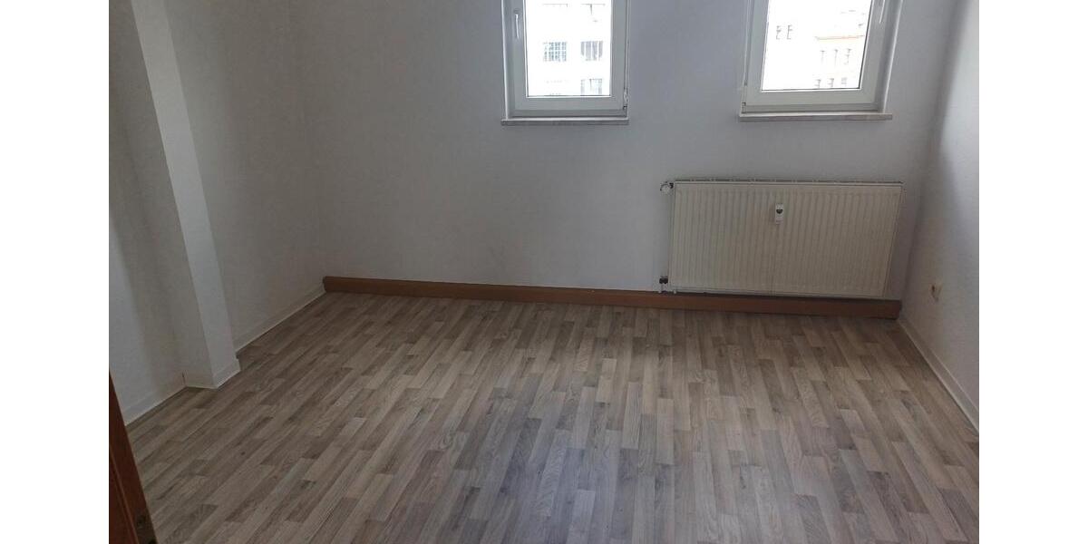 Dachgeschoßwohnung Apolda - 3 Zimmer, 75 m&sup2;, 395&euro; | Angebot:25540079