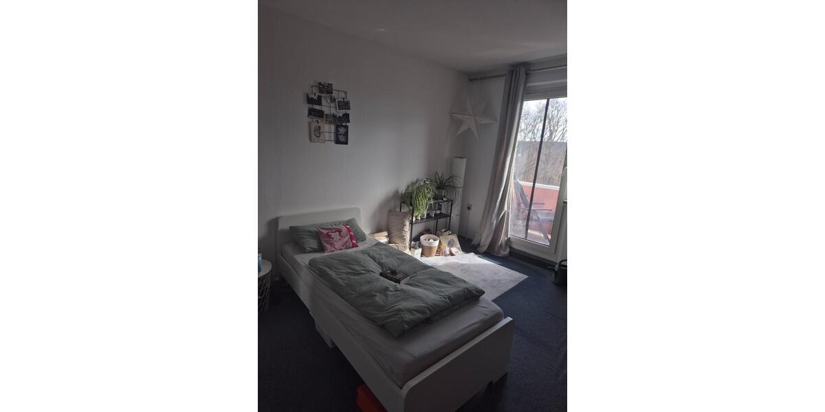 Etagenwohnung Jena Lobeda-Altstadt - 1 Zimmer, 16 m&sup2;, 300&euro; | Angebot:25902657