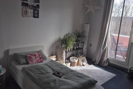 Wohnung Jena Lobeda-Altstadt - 1 Zimmer, 16 m&sup2;, 300&euro; | Angebot:25902657