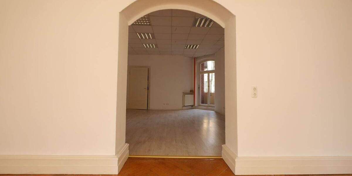 Etagenwohnung Erfurt Altstadt - 3 Zimmer, 134 m&sup2;, 975&euro; | Angebot:26153992