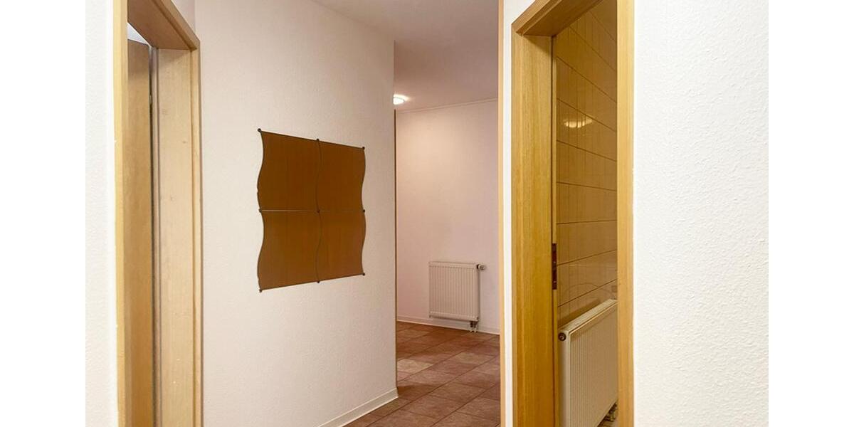 Etagenwohnung Kölleda - 3 Zimmer, 100 m&sup2;, 700&euro; | Angebot:25342184